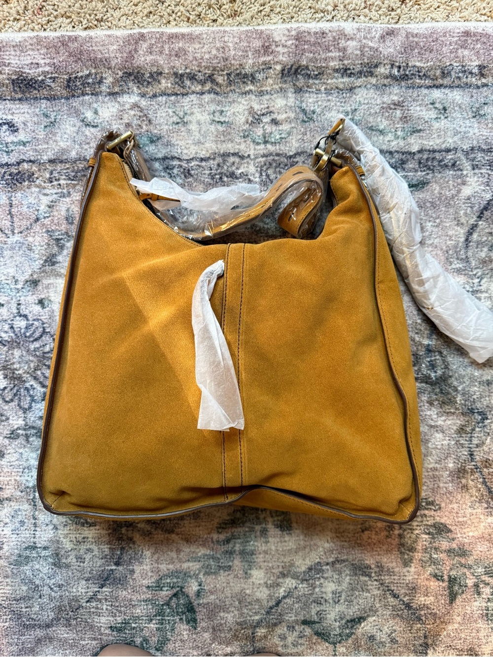 NWT Hobo Marley bag in Harvest Suede - Picture 6 of 16